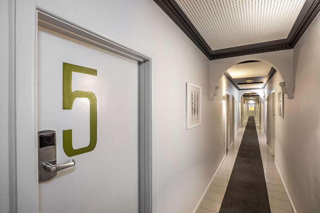 Nightcap At Skyways Hotel Melbourne Camera foto
